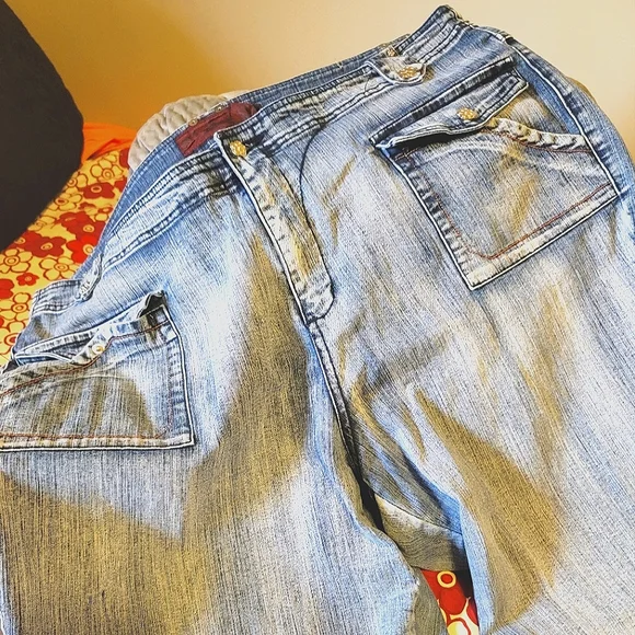 {Crest} Capri Jeans Stretch Distressed, Size 23/24 - Picture 9 of 14